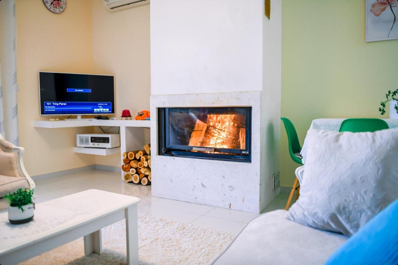 Villa Kuci, Drobonik 베라트 외부 사진