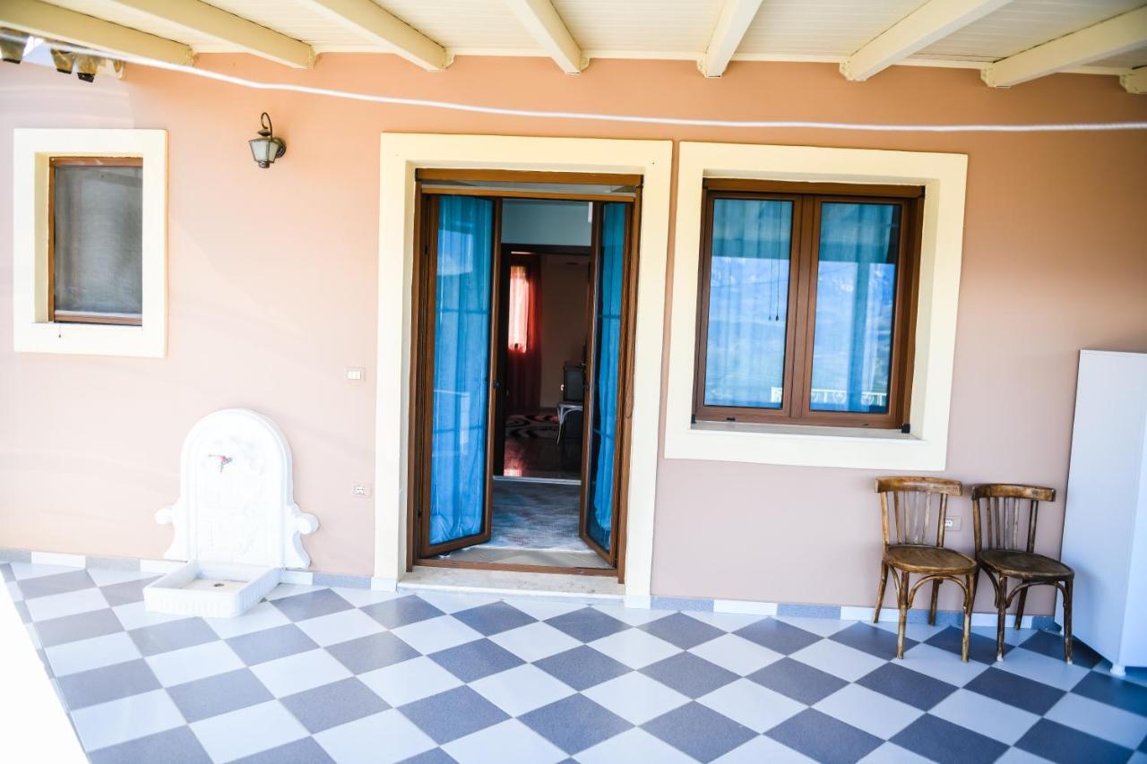 Villa Kuci, Drobonik 베라트 외부 사진
